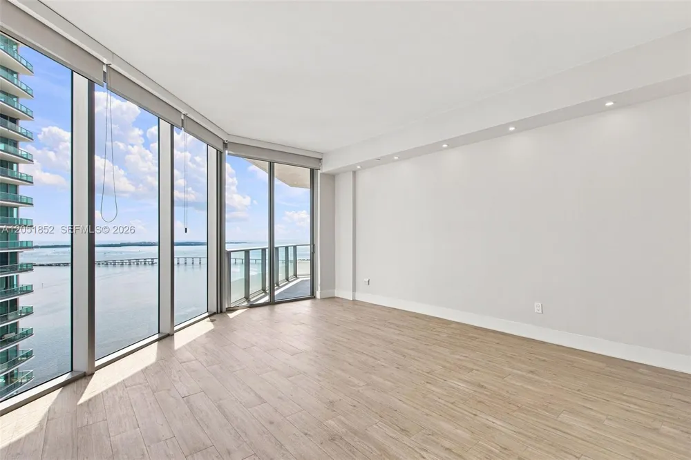 1300 Brickell Bay Dr #3804 Miami, FL 33131
