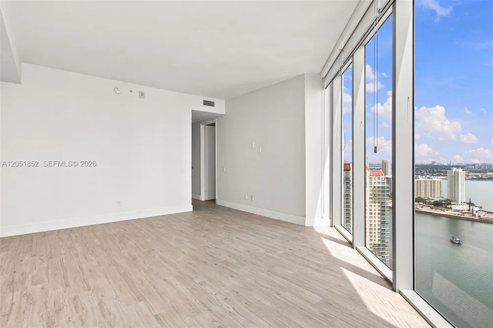 1300 Brickell Bay Dr #3804 Miami, FL 33131