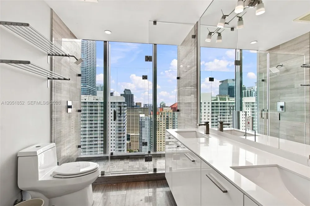 1300 Brickell Bay Dr #3804 Miami, FL 33131