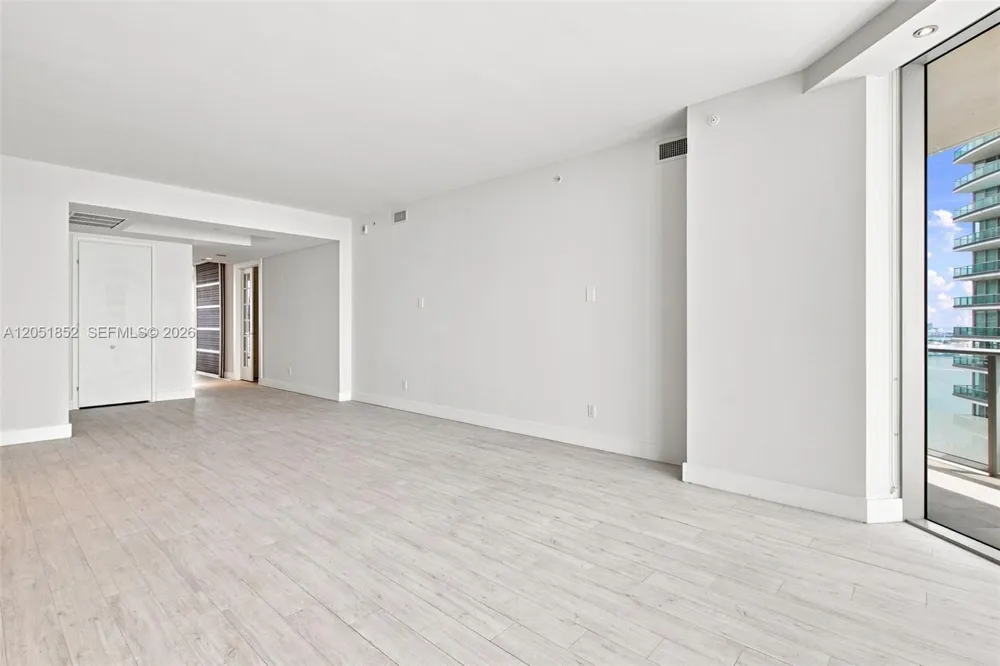 1300 Brickell Bay Dr #3804 Miami, FL 33131
