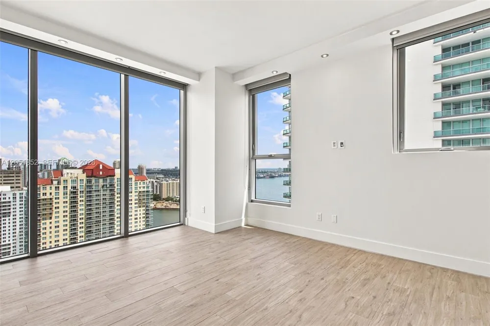 1300 Brickell Bay Dr #3804 Miami, FL 33131
