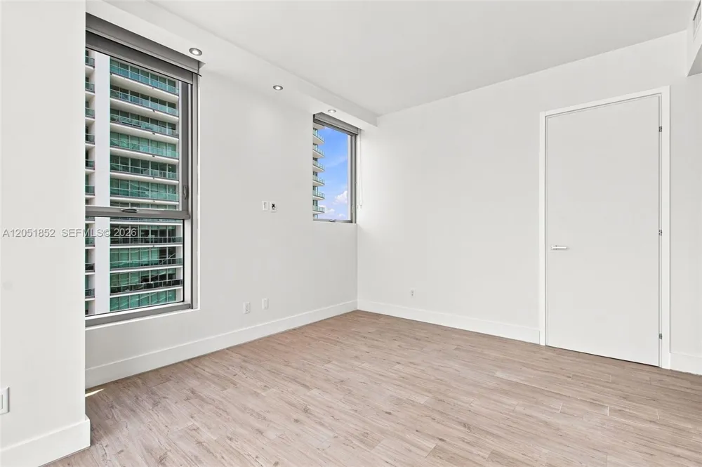 1300 Brickell Bay Dr #3804 Miami, FL 33131