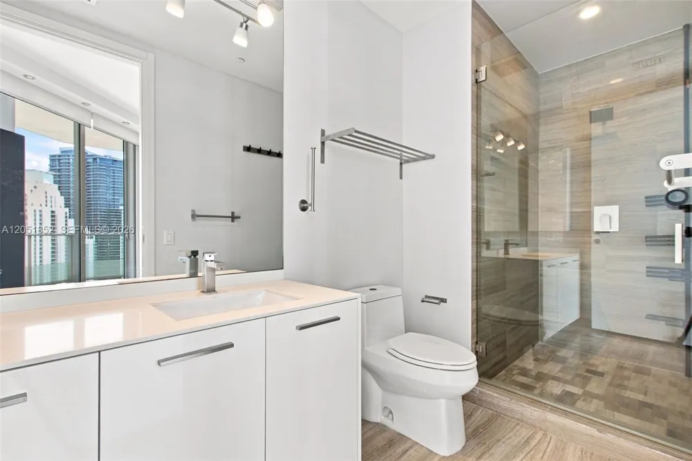 1300 Brickell Bay Dr #3804 Miami, FL 33131