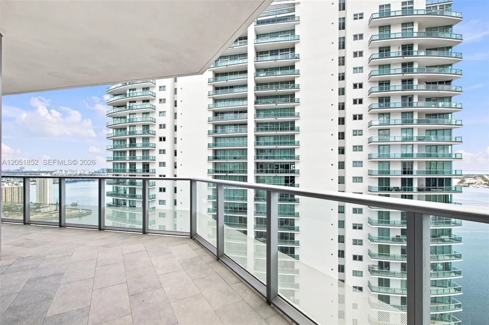 1300 Brickell Bay Dr #3804 Miami, FL 33131