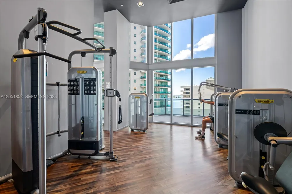 1300 Brickell Bay Dr #3804 Miami, FL 33131