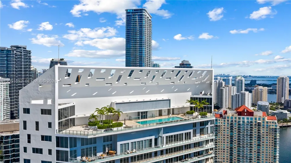 1300 Brickell Bay Dr #3804 Miami, FL 33131