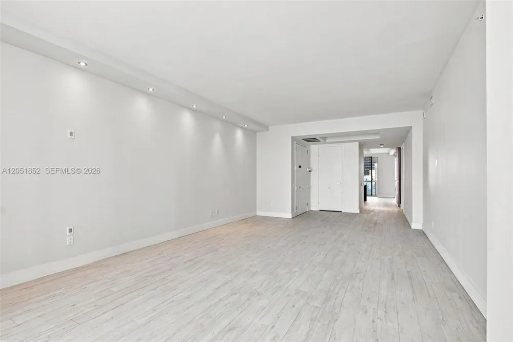 1300 Brickell Bay Dr #3804 Miami, FL 33131