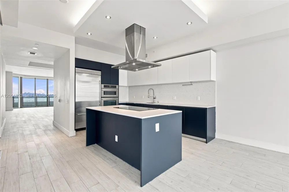 1300 Brickell Bay Dr #3804 Miami, FL 33131