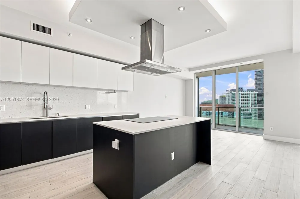 1300 Brickell Bay Dr #3804 Miami, FL 33131