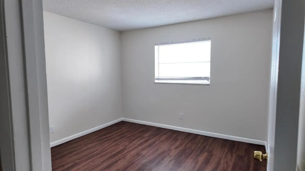 227 Castlewood Drive #207 North Palm Beach, FL 33408