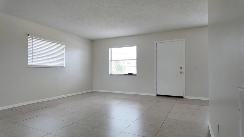227 Castlewood Drive #207 North Palm Beach, FL 33408