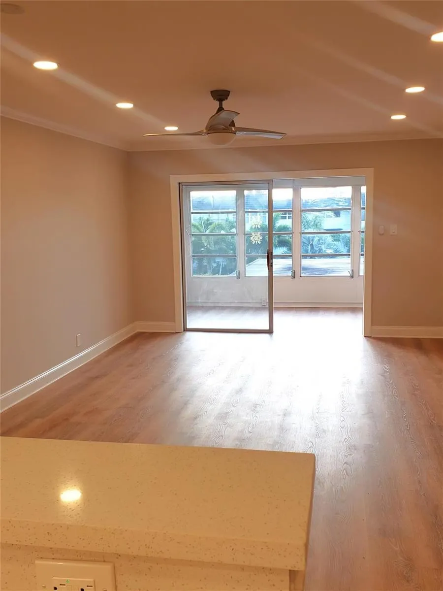 7897 Golf Circle Drive #303 Margate, FL 33063
