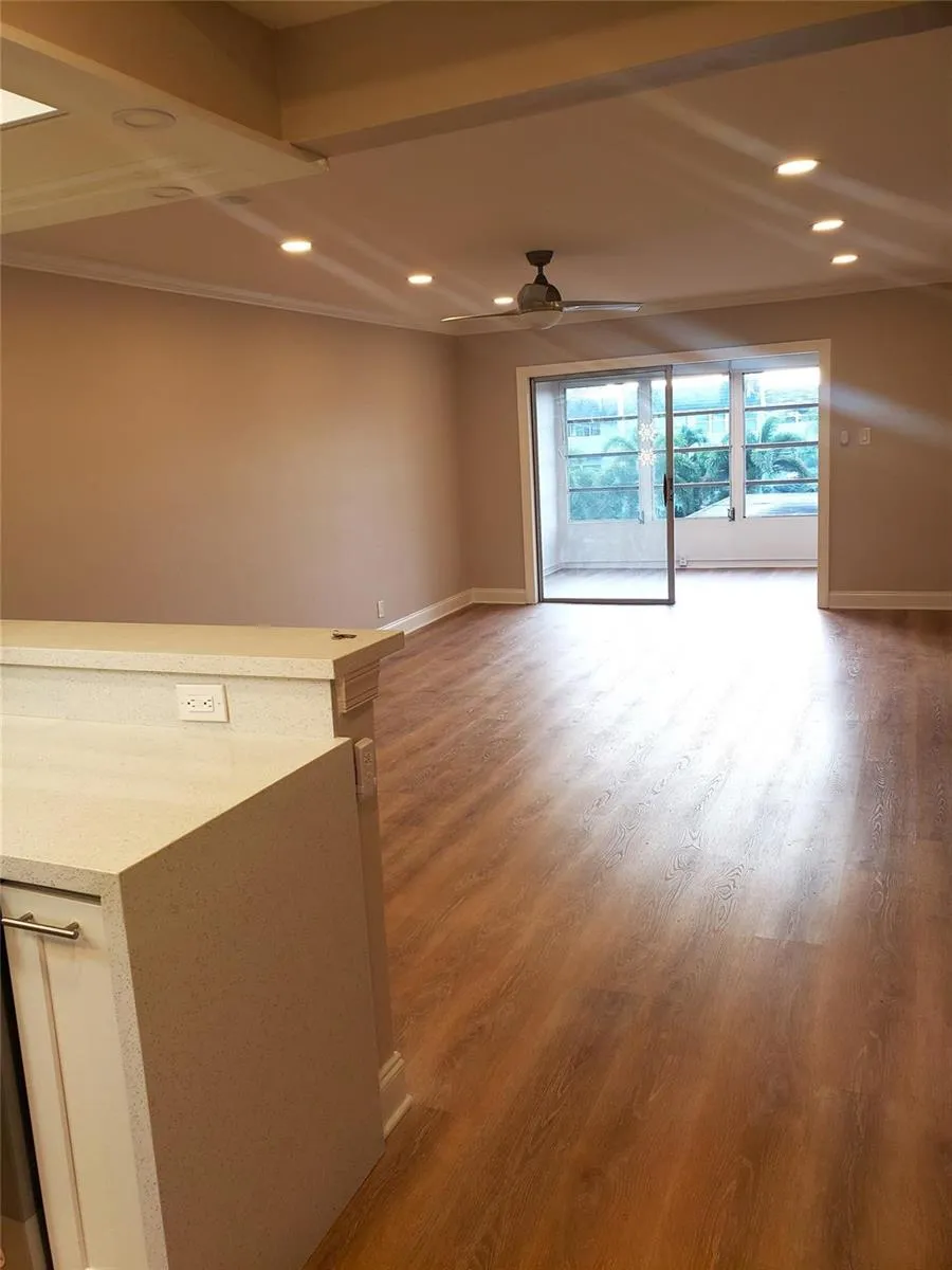 7897 Golf Circle Drive #303 Margate, FL 33063
