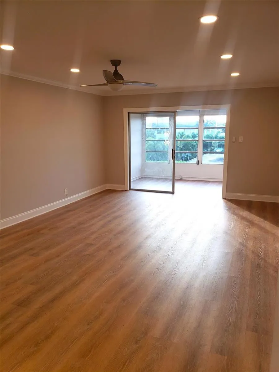 7897 Golf Circle Drive #303 Margate, FL 33063