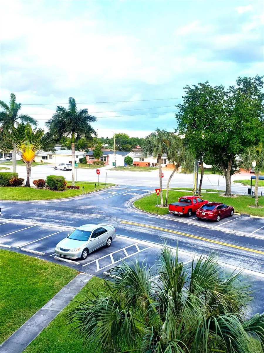 7897 Golf Circle Drive #303 Margate, FL 33063