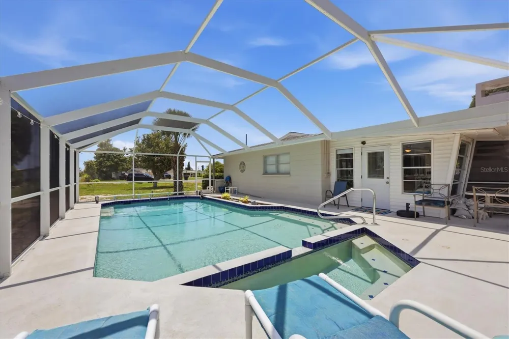 898 E 6TH STREET Englewood, FL 34223