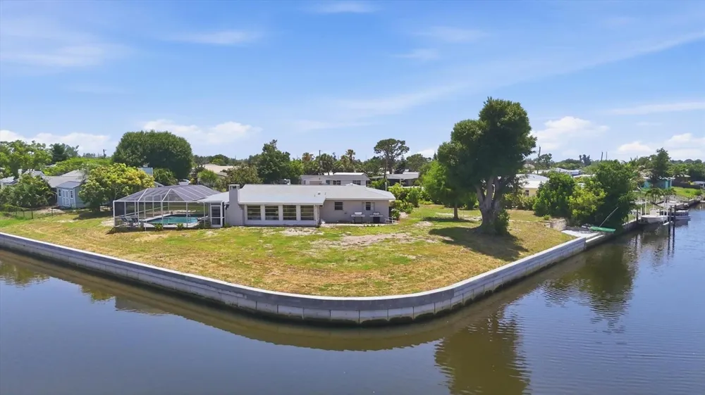 898 E 6TH STREET Englewood, FL 34223