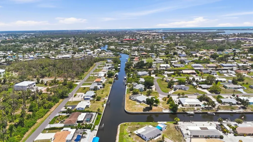 898 E 6TH STREET Englewood, FL 34223