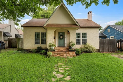 2923 Live Oak Avenue