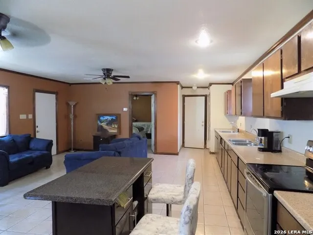 20543 FM 1021 El Indio, TX 78860