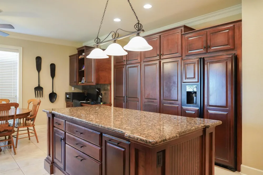 2915 Willow Creek Drive El Campo, TX 77437