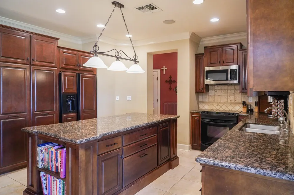 2915 Willow Creek Drive El Campo, TX 77437