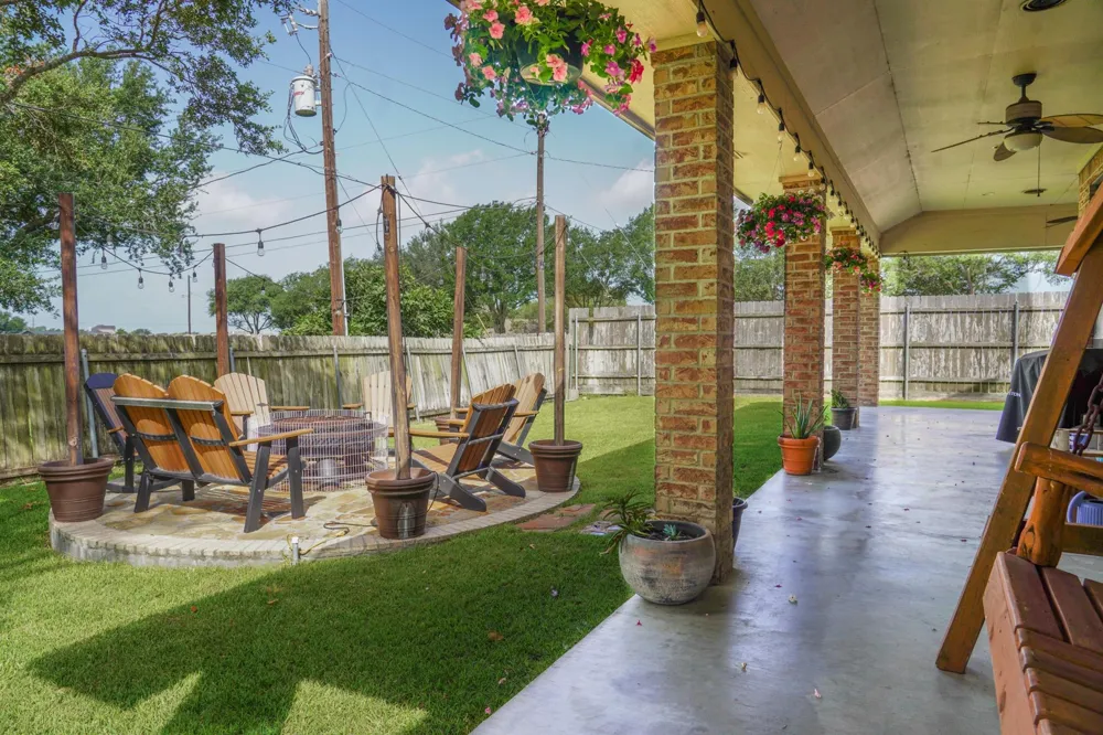 2915 Willow Creek Drive El Campo, TX 77437