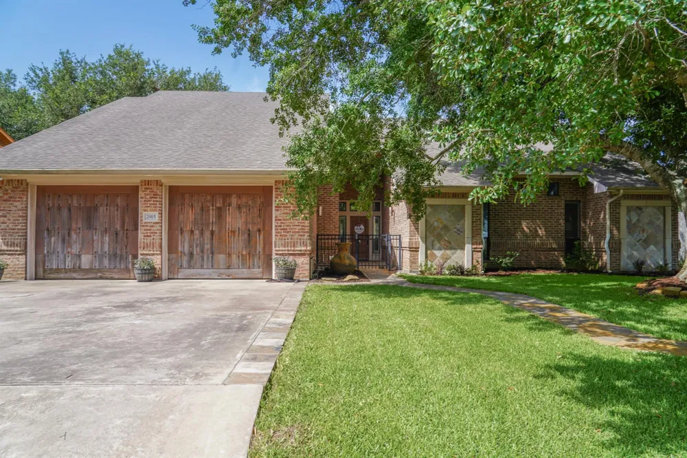 2915 Willow Creek Drive El Campo, TX 77437