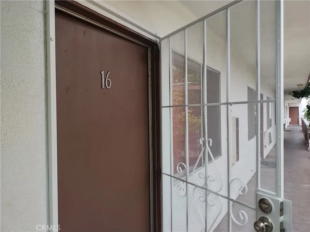 13050 Dronfield #16 Sylmar, CA 91342