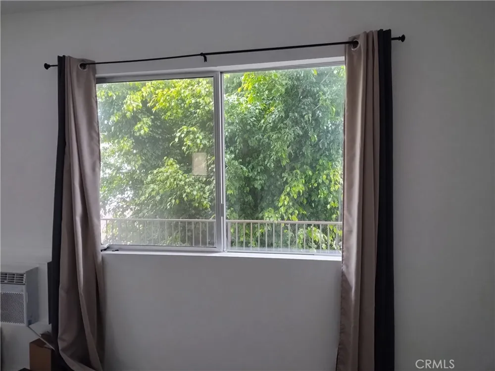 13050 Dronfield #16 Sylmar, CA 91342