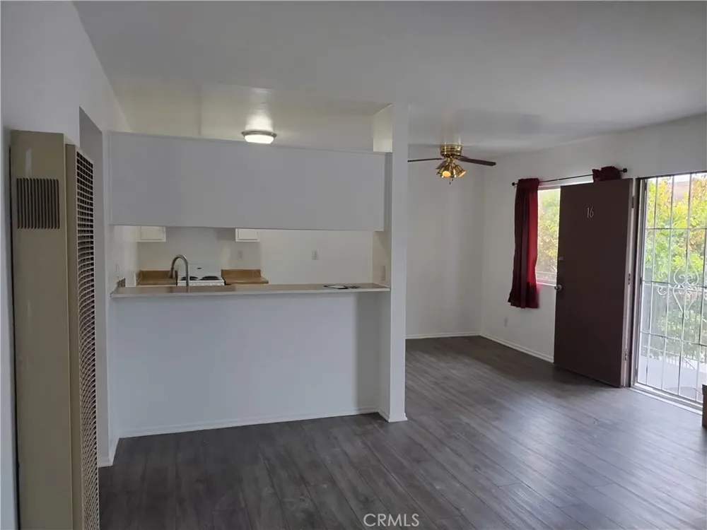 13050 Dronfield #16 Sylmar, CA 91342