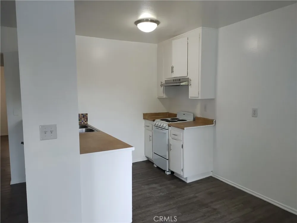 13050 Dronfield #16 Sylmar, CA 91342