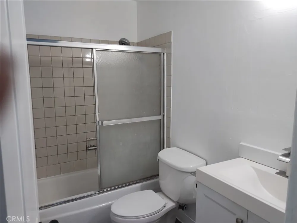 13050 Dronfield #16 Sylmar, CA 91342