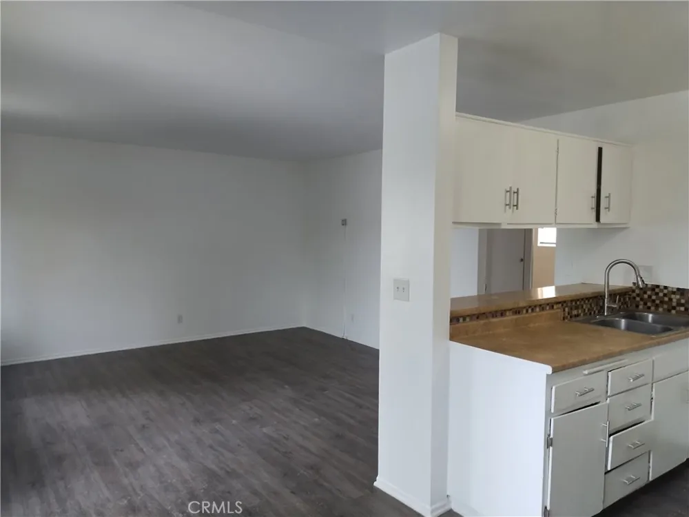 13050 Dronfield #16 Sylmar, CA 91342