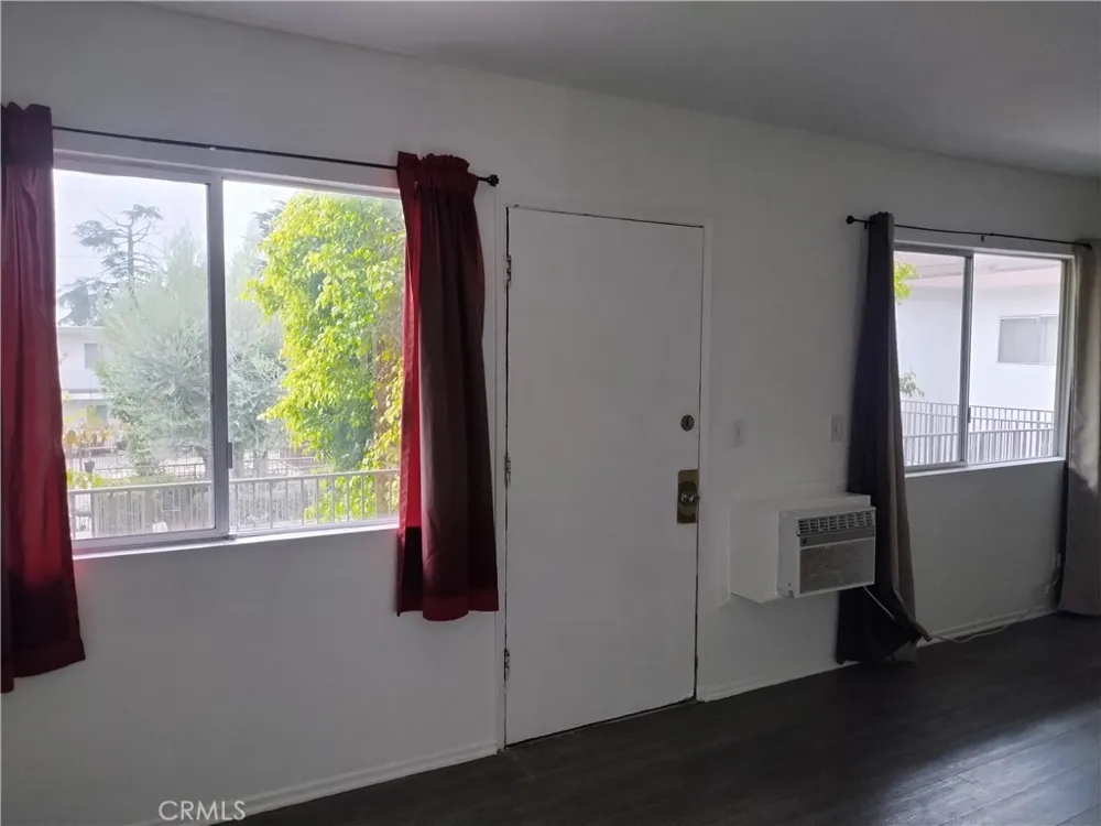 13050 Dronfield #16 Sylmar, CA 91342