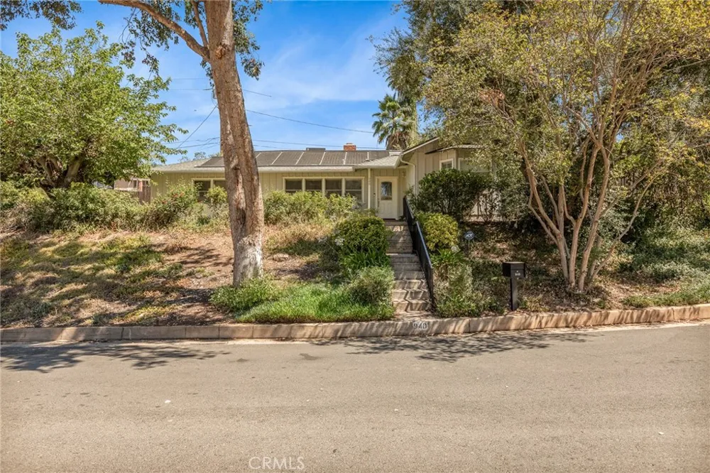 940 Carob Redlands, CA 92373