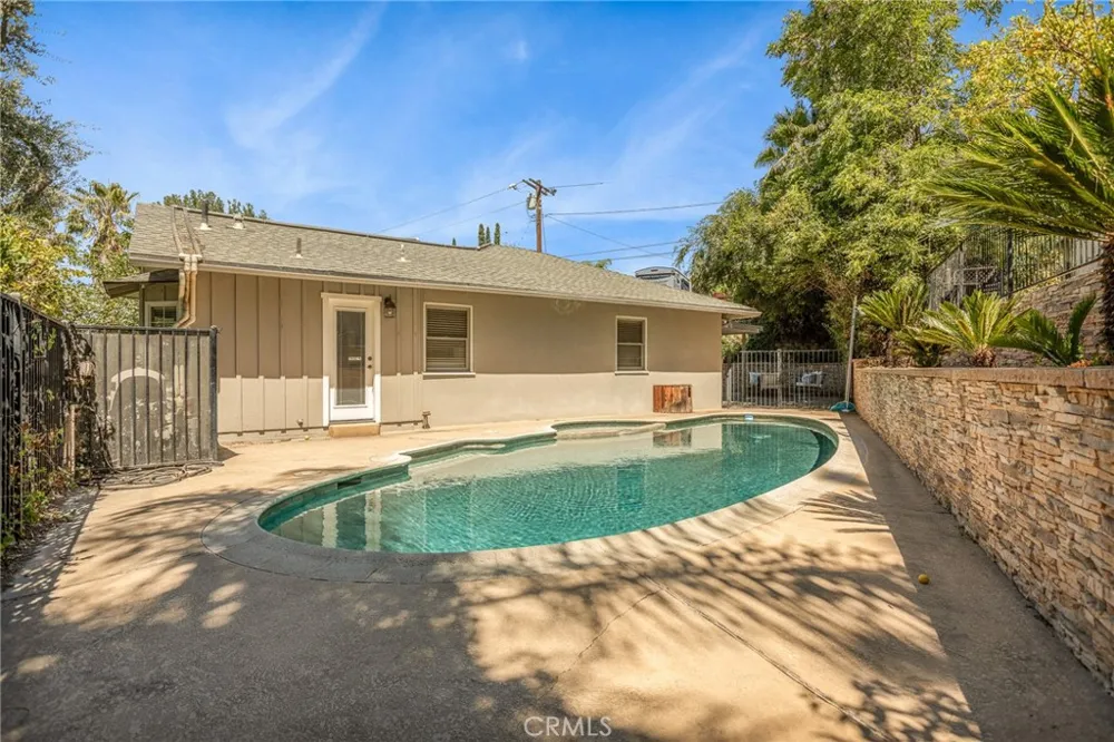 940 Carob Redlands, CA 92373