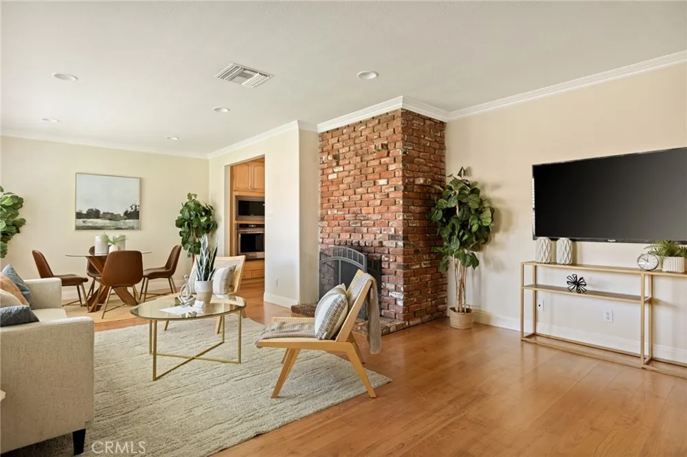 940 Carob Redlands, CA 92373