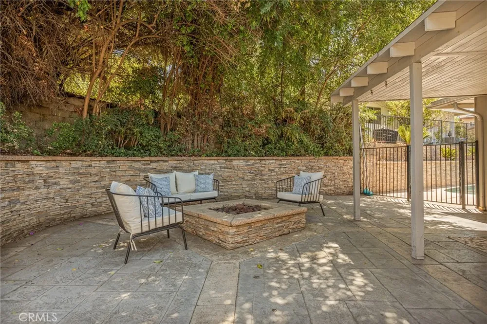 940 Carob Redlands, CA 92373