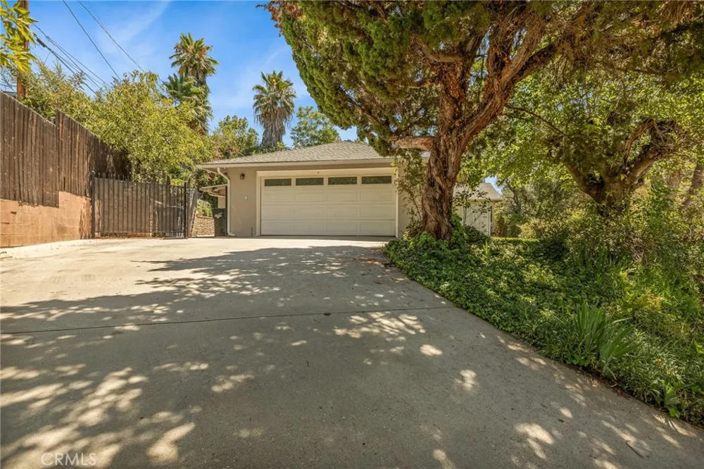 940 Carob Redlands, CA 92373