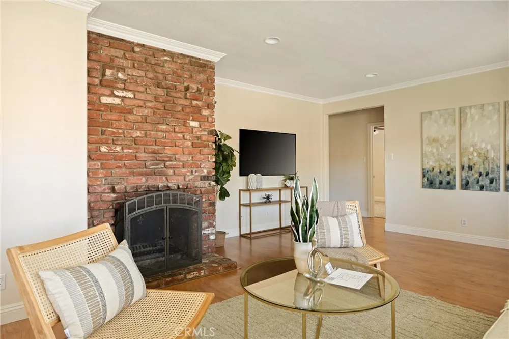 940 Carob Redlands, CA 92373