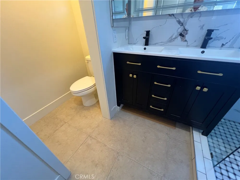 20402 Santa Ana Avenue #4 Newport Beach, CA 92660