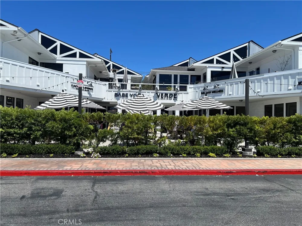 20402 Santa Ana Avenue #4 Newport Beach, CA 92660