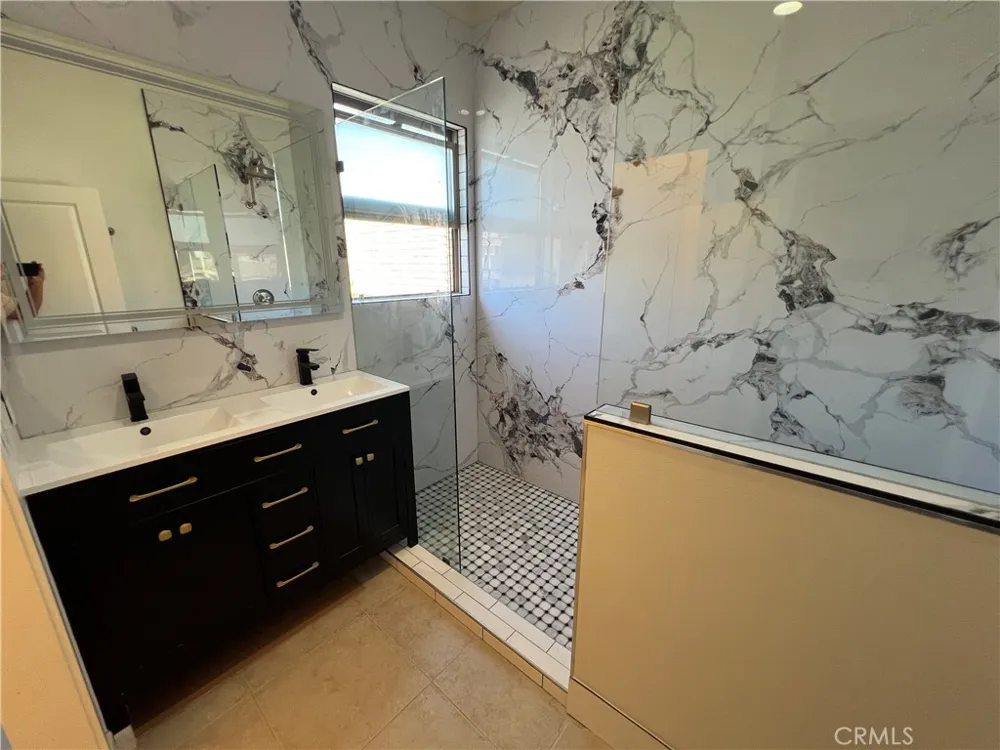 20402 Santa Ana Avenue #4 Newport Beach, CA 92660