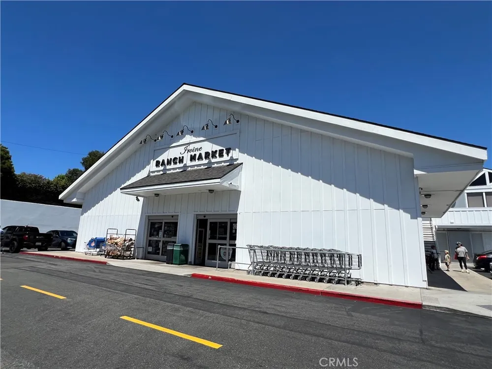 20402 Santa Ana Avenue #4 Newport Beach, CA 92660