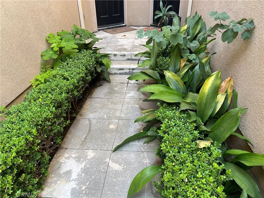 20402 Santa Ana Avenue #4 Newport Beach, CA 92660