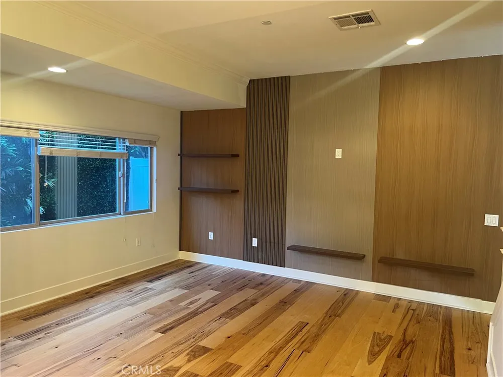 20402 Santa Ana Avenue #4 Newport Beach, CA 92660