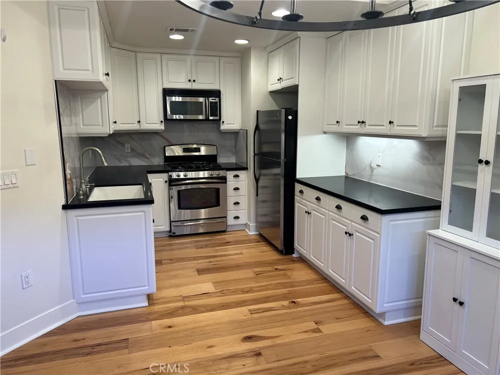 20402 Santa Ana Avenue #4 Newport Beach, CA 92660