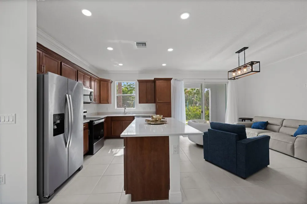4574 Longwood Lake Square Westlake, FL 33470