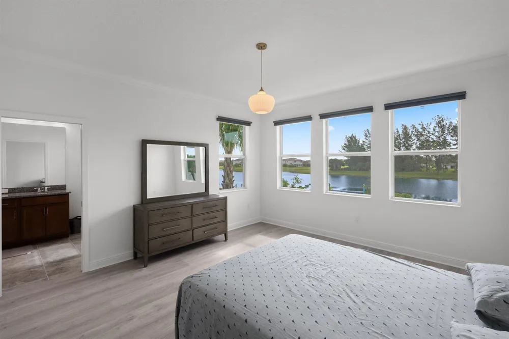 4574 Longwood Lake Square Westlake, FL 33470